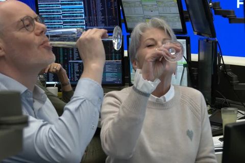Video: Champagner-Laune an der Börse