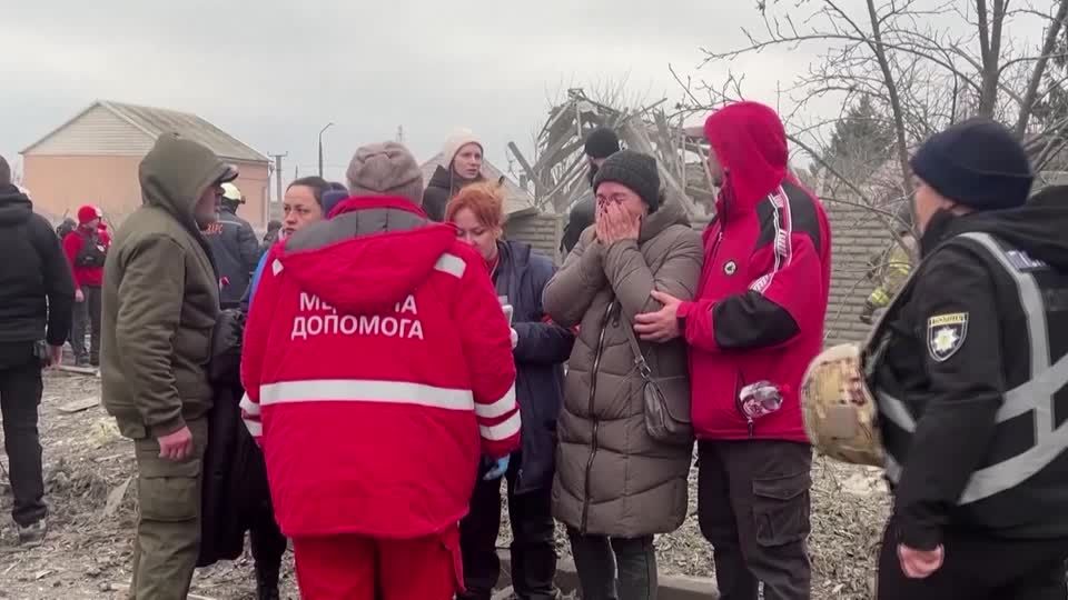 Video: Ukraine: Russlands größter Luftangriff seit Kriegsbeginn tötet 30 Menschen Video: Ukraine: Russlands größter Luftangriff seit Kriegsbeginn tötet 30 Menschen