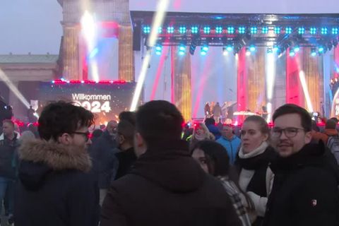 Video: Aufwändiges Sicherheitssystem - Zehntausende zu Berliner Silvestersause erwartet