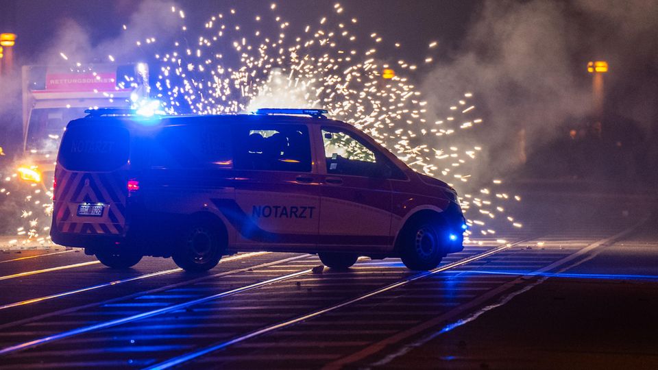 Silvester in Dresden Notarztwagen
