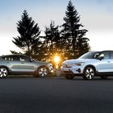 Brüderpaar: Volvo C40 Recharge Pure Electric (links) und Volvo 
XC40 Recharge Pure Electric (MY 2024)