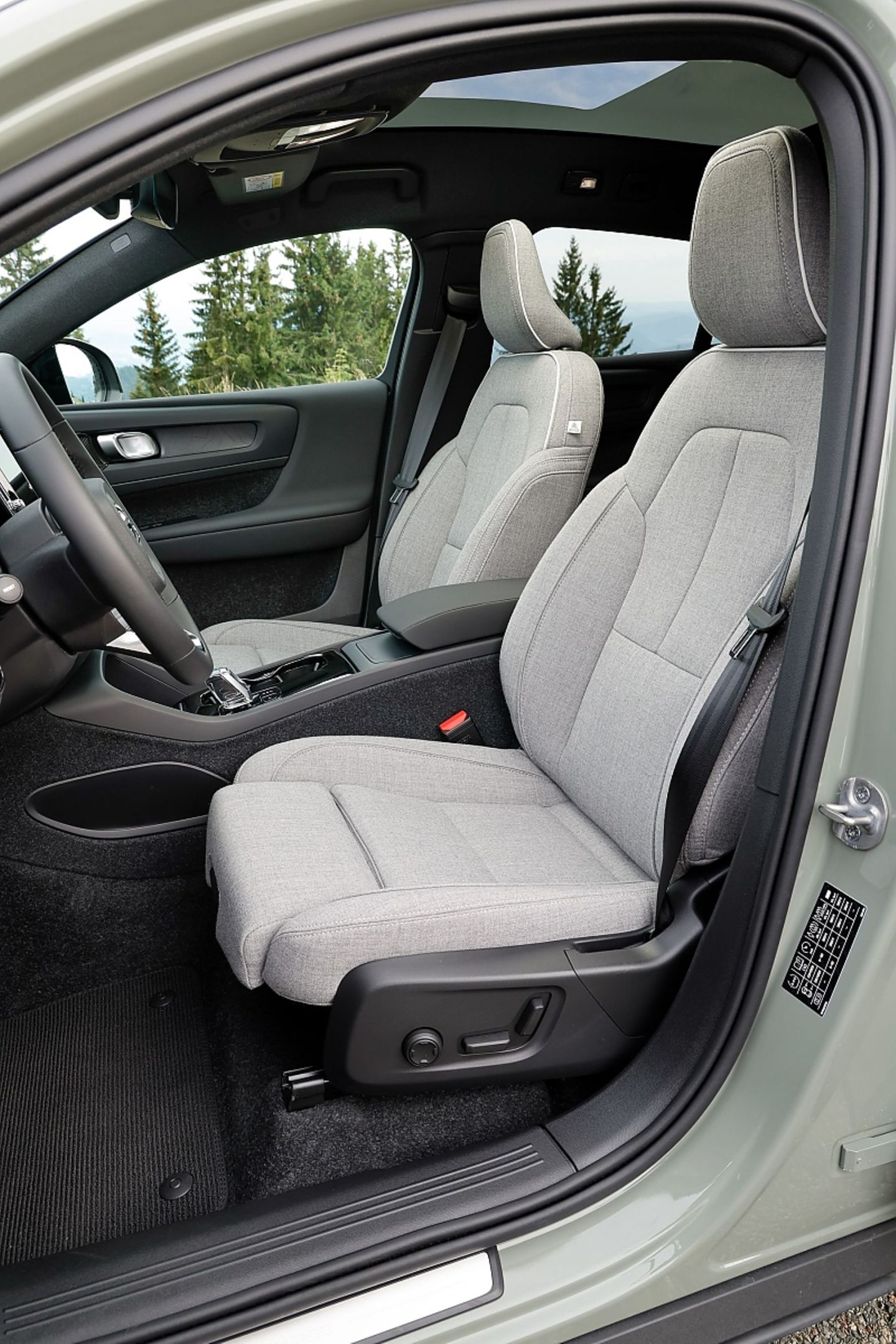 Volvo C40 Recharge Pure Electric Single Motor Extended Range MJ 
2024