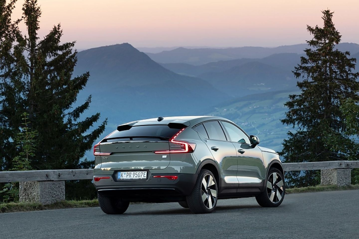 Volvo C40 Recharge Pure Electric Single Motor Extended Range MJ 
2024