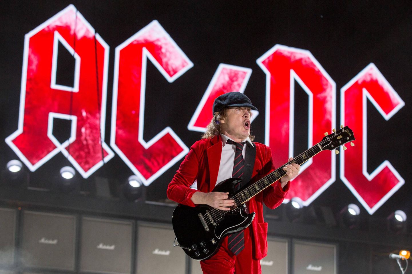 AC/DC