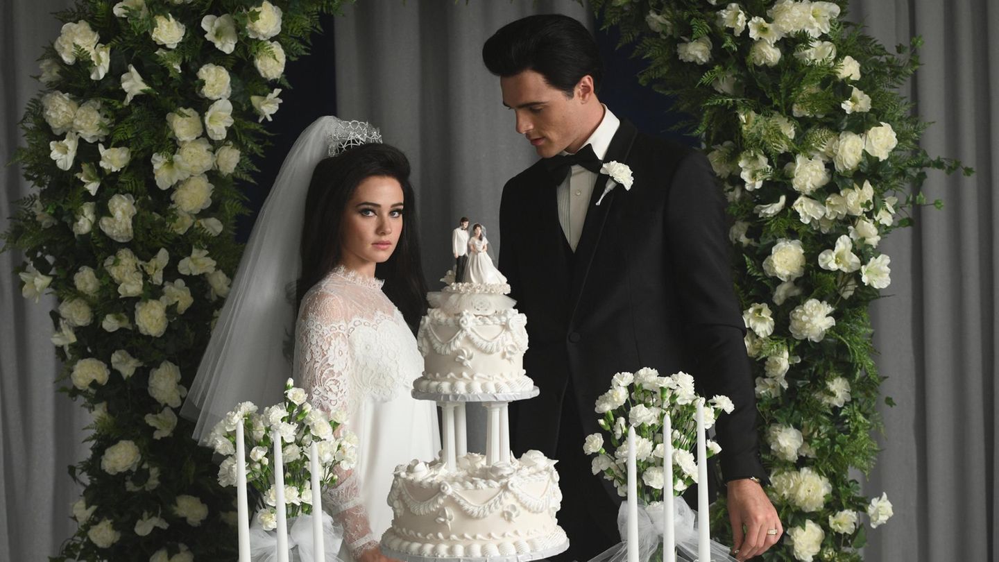 Priscilla und Elvis im Film bei ihrer Hochzeit
