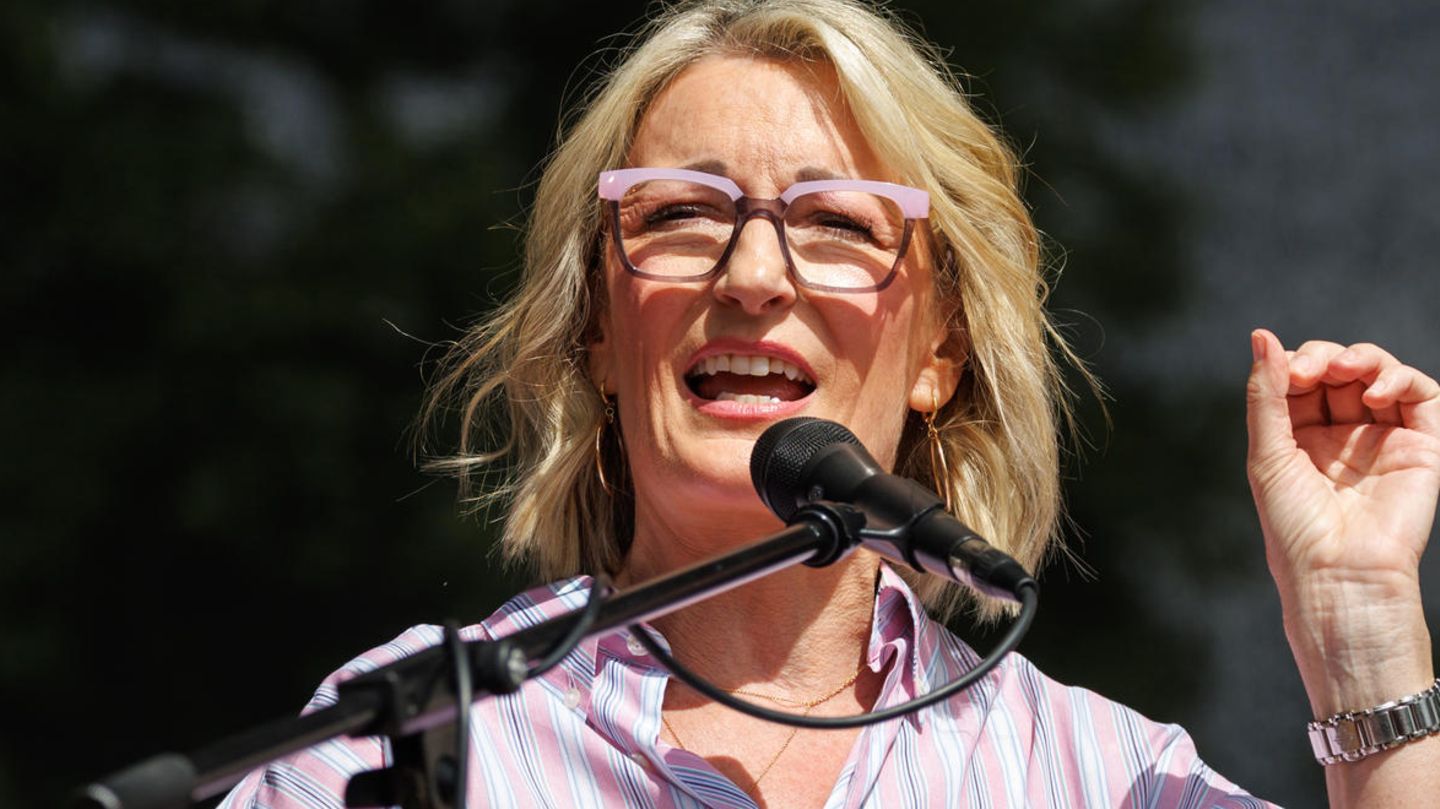 Kabarettistin Monika Gruber im Sommer auf einer Demo gegen die Klima-Politik der Ampelregierung