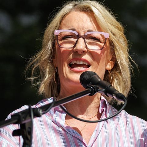 Kabarettistin Monika Gruber im Sommer auf einer Demo gegen die Klima-Politik der Ampelregierung