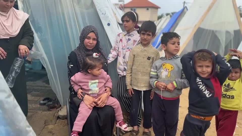 Kinder in einem Zeltlager in Gaza