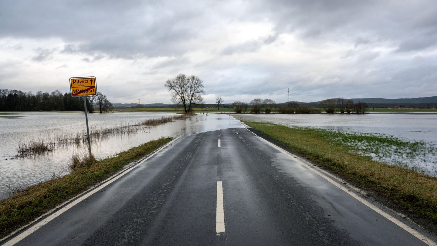 Land unter bei Wörlsdorf im Landkreis Coburg, direkt an der Grenze zu Thüringen