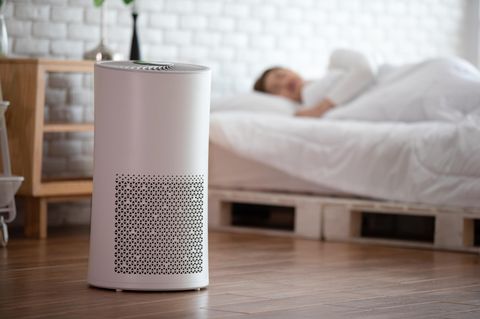 Gerät, um Schimmel im Schlafzimmer zu entfernen