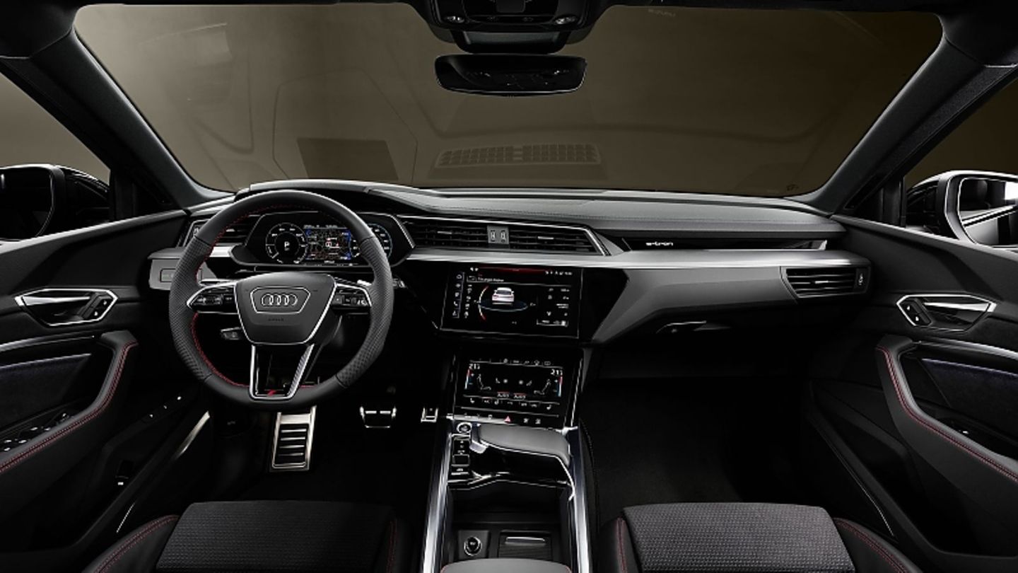 Audi Q8 e-tron edition Dakar