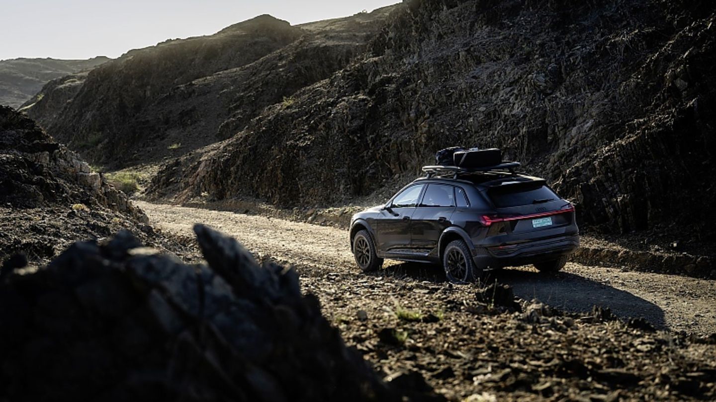 Audi Q8 e-tron edition Dakar