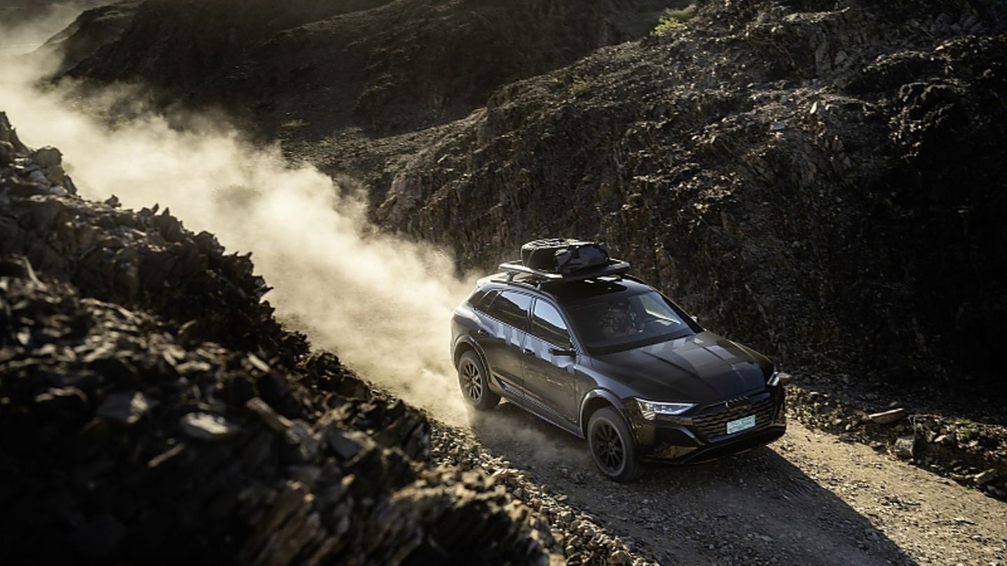 Audi Q8 e-tron edition Dakar