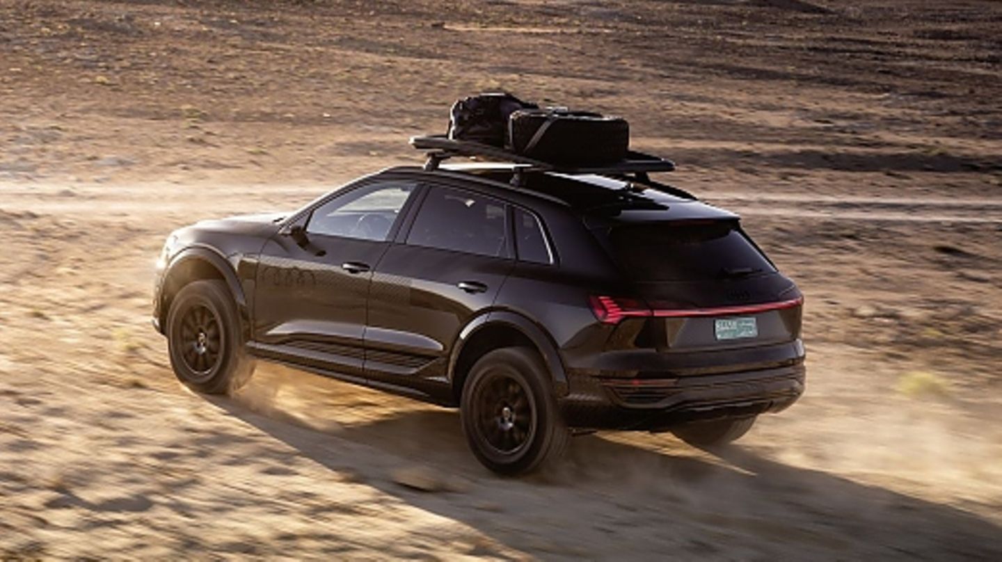 Audi Q8 e-tron edition Dakar