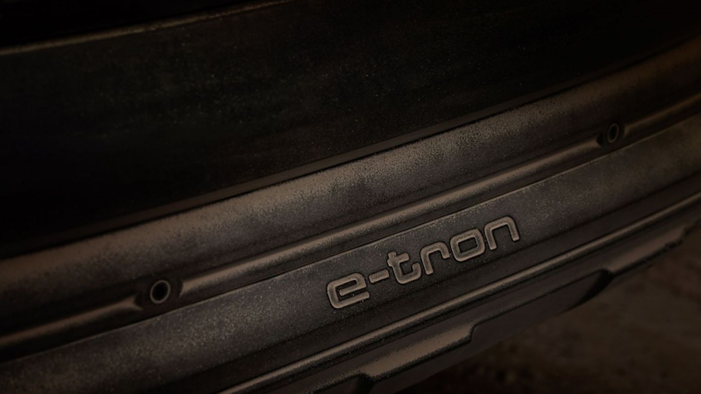 Audi Q8 e-tron edition Dakar