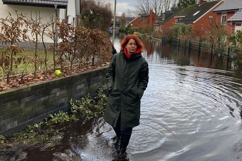 Hochwasser in Niedersachsen: Überflutungen in Lilienthal: Anwohnerin erzählt, wie sie ihr Zuhause verloren hat