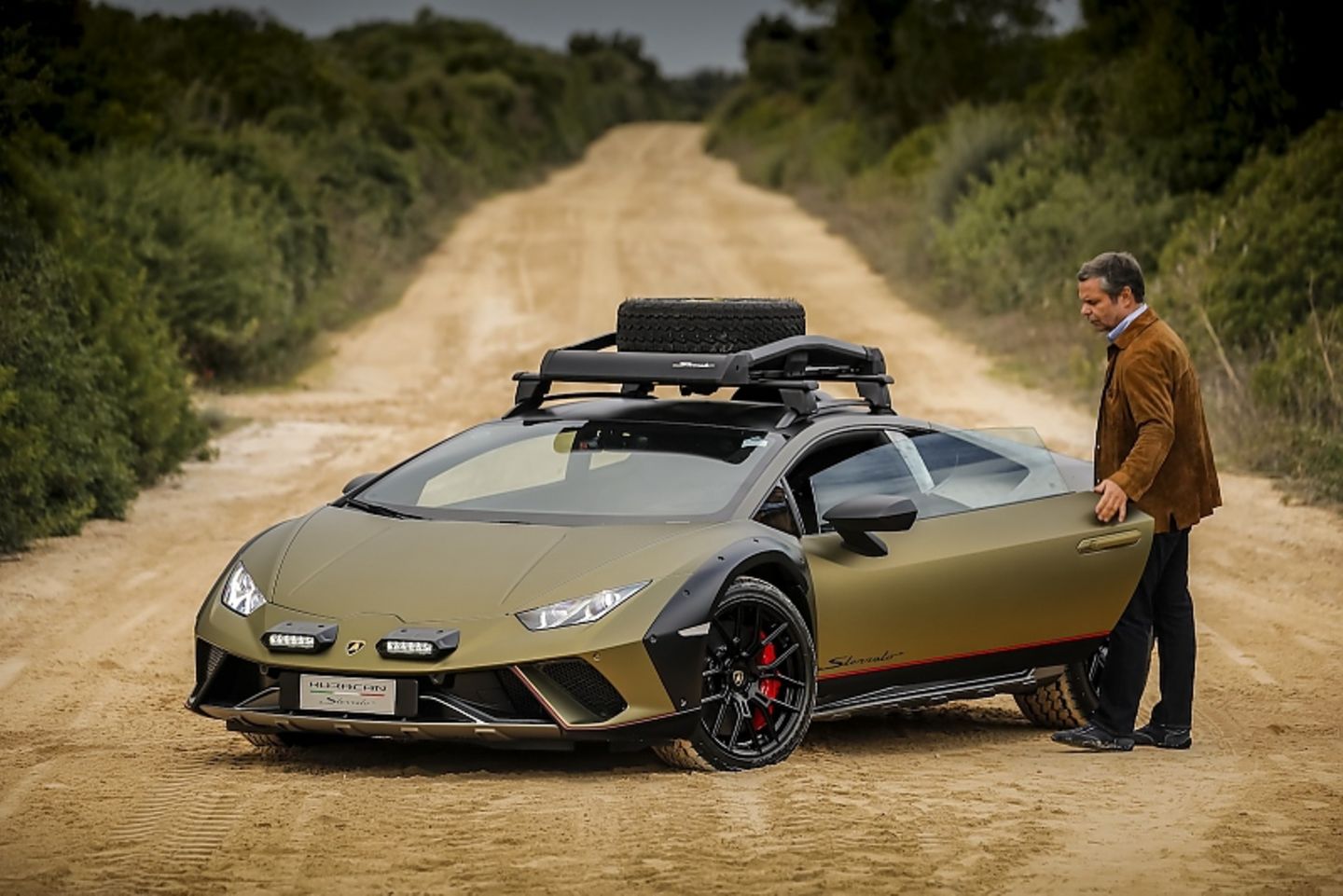 Lamborghini_Sterrato-4.jpg