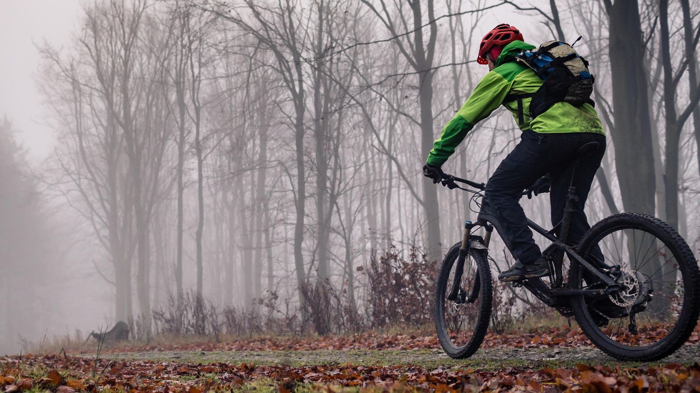 Cycling rainwear: Cool clothes for cold, wet days