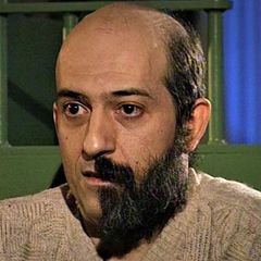 Marco Mariolini mit halb rasiertem Gesicht