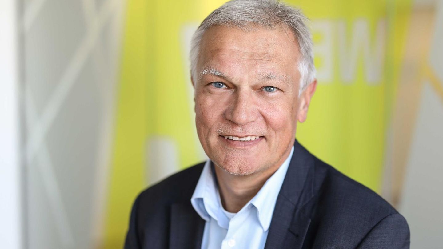 Energy expert Manuel Frondel: “Away with electricity tax and grid fees!”