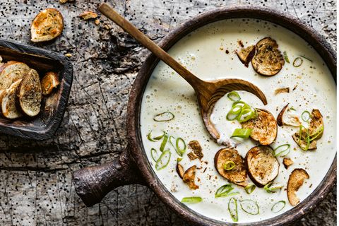 Allgäuer Käsesuppe mit Brezelchips