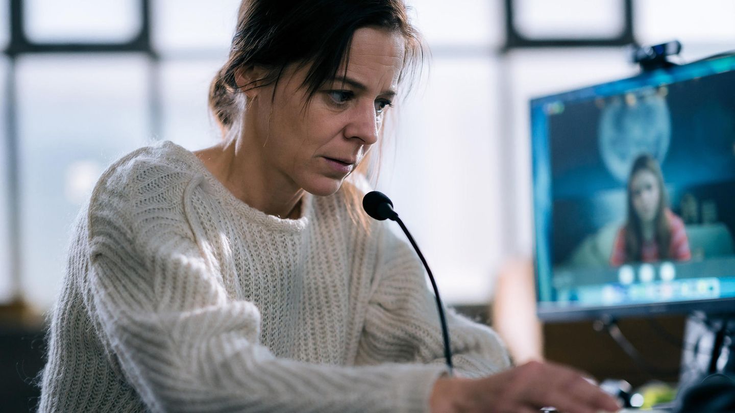 Bernadette Heerwagen als verzweifelte Mutter Julia da Borg im "Tatort: Avatar" aus Ludwigshafen