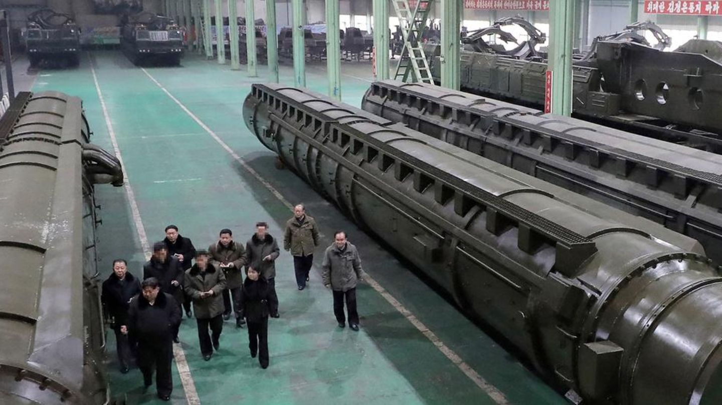 Kim Jong Un in Raketenfabrik
