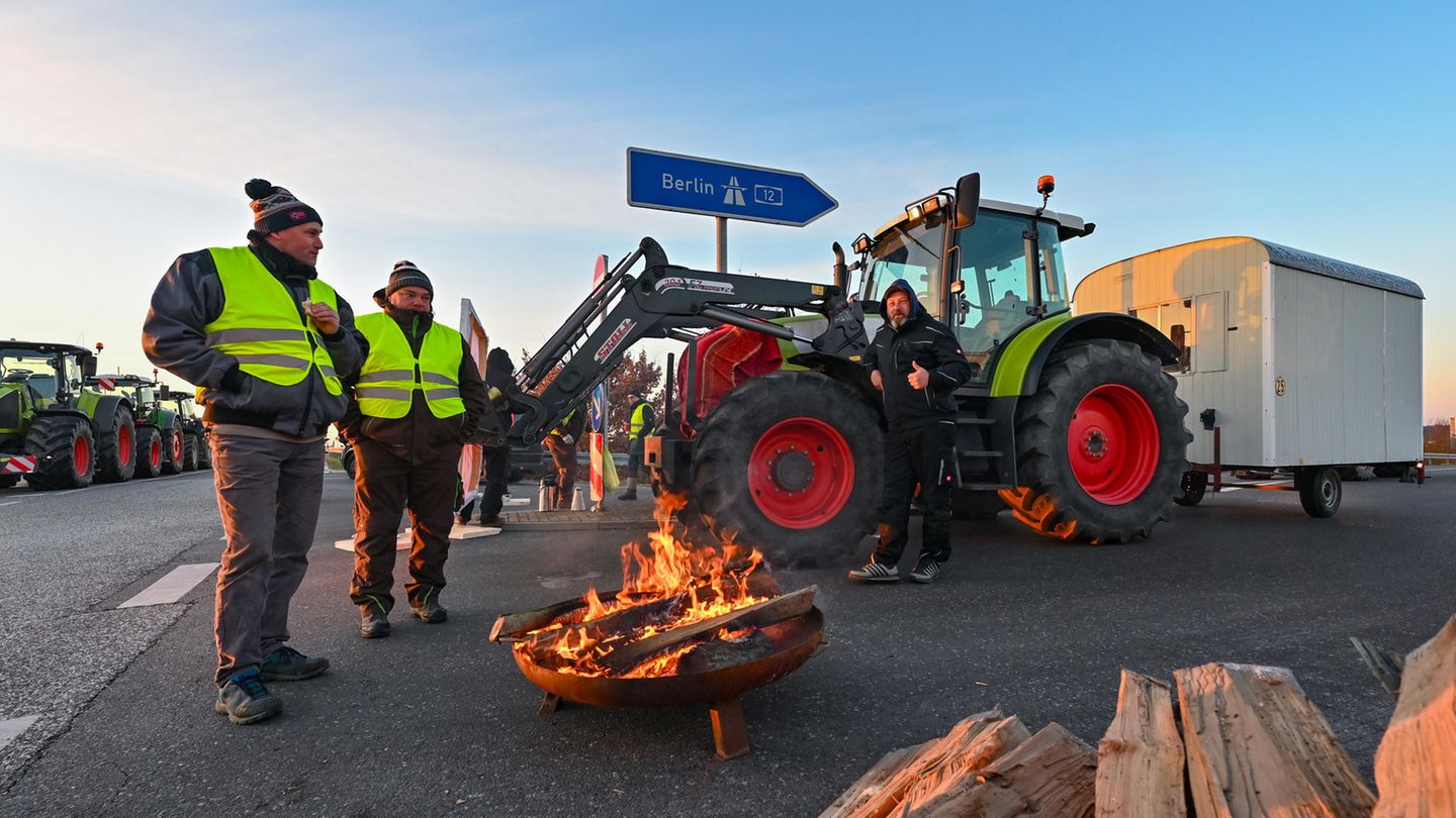 Bundesweite Proteste: Landwirte behindern Verkehr in Bremen und Hamburg – Autobahnauffahrten in Sachsen besetzt