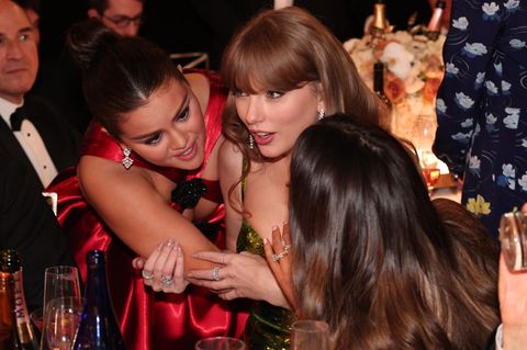 Taylor Swift und Selena Gomez bei den Golden Globes 2024
