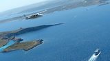 Ein Flugzeug bei enem Rundflug über Malta