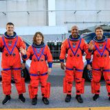 Die zukünftige Artemis-Besetzung winkt in die Kameras