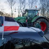 Bauernprotest: Reichsflagge auf einem Auto