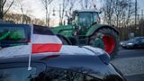 Bauernprotest: Reichsflagge auf einem Auto