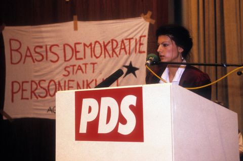 Sahra Wagenknecht 1995 während des PDS-Parteitags in Berlin