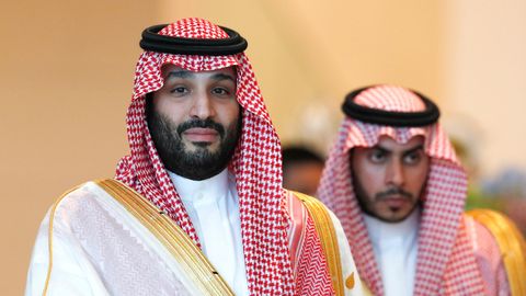 Saudi-Arabiens Kronprinz Mohammed bin Salman (l)