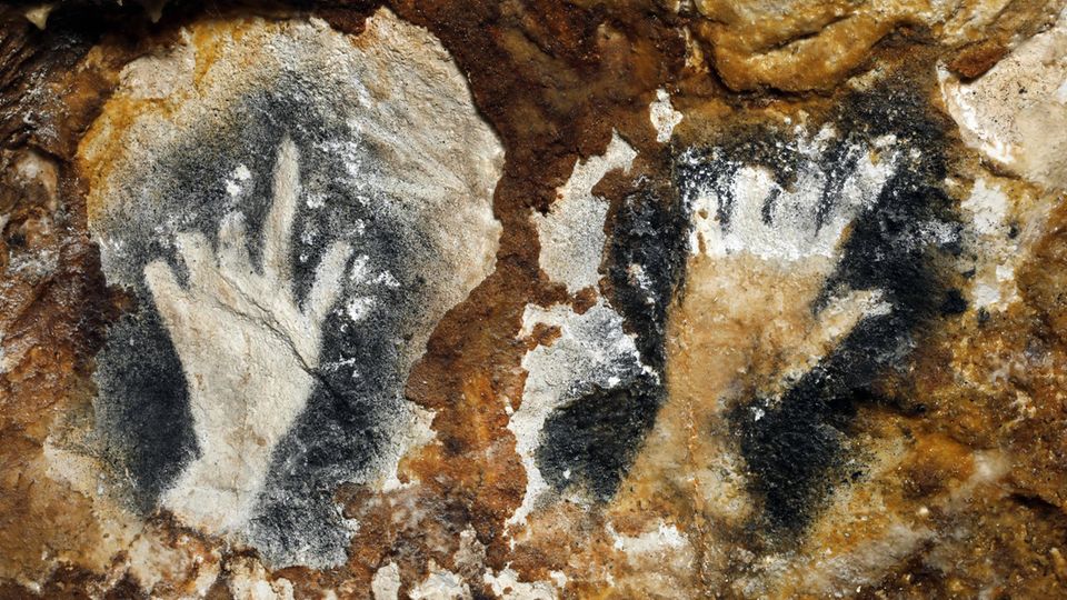 Handabdrücke in der Cosquer Höhle mit fehlenden Fingergliedern