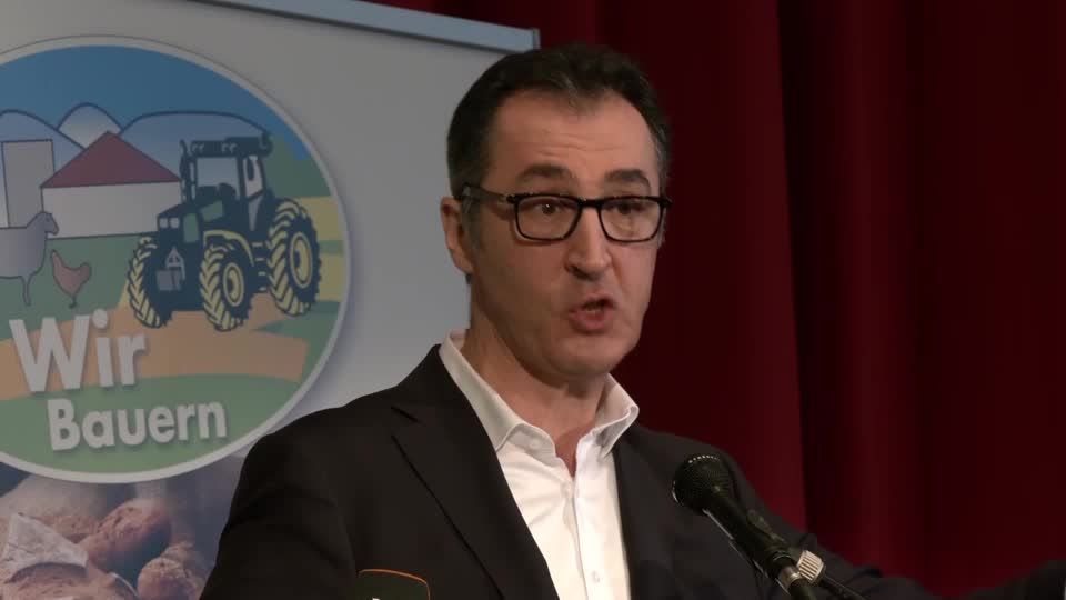 Video: Bauernproteste: Pfiffe und Beifall für Özdemir