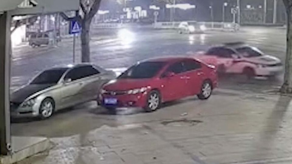 Missglückte Täuschung: Flüchtiger will Polizei austricksen – dann kommt es zum Unfall