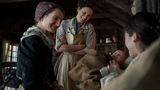Das US-Publikum kannte ihr Gesicht da bereits: Im Dezember 2018 war Marie Hacke (r.) in einer Episode der amerikanischen Fantasy-Serie "Outlander" als junge Mutter Petronella Mueller zu sehen. Knapp eine Millionen Menschen schalteten damals ein. In Deutschland lief die Reihe unter dem Namen "Highland-Saga", die besagte Folge wurde hierzulande Anfang 2019 auf Vox ausgestrahlt
