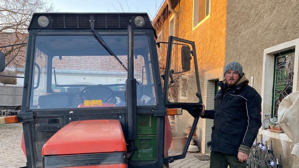 Bauern-Proteste: Bauer Johann Franz macht sich auf den Weg zur Demo Bauer Johann Franz macht sich auf den Weg zur Demo