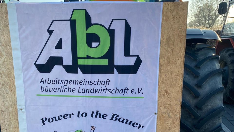 Bauern-Proteste: "Power to the Bauer" "Power to the Bauer"