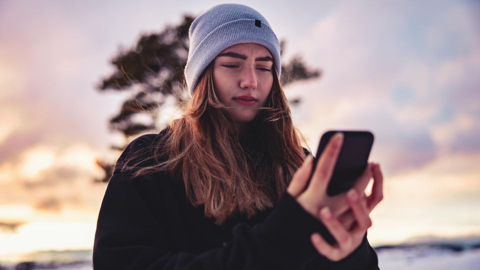 In der Kälte hält der Akku von Smartphone und Co. viel kürzer durch