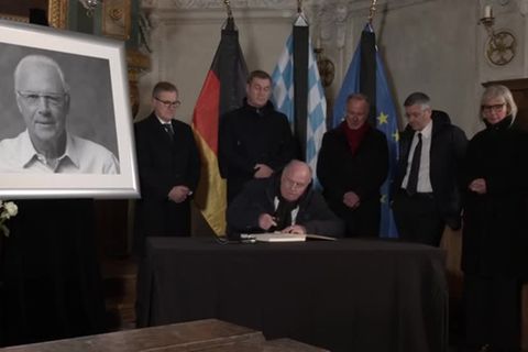 Video: Verneigung vor Franz Beckenbauer