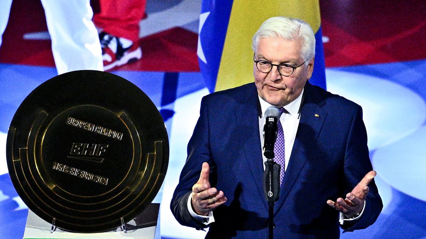 Rede von Bundespräsident Frank-Walter Steinmeier im Düsseldorfer Stadion