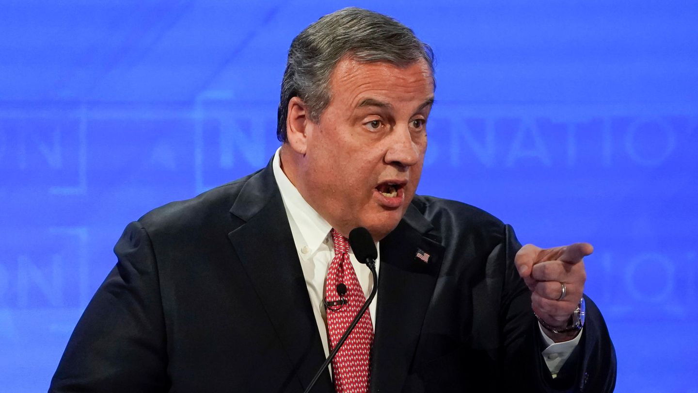 Chris Christie: Trump critic drops out of Republican primary race
