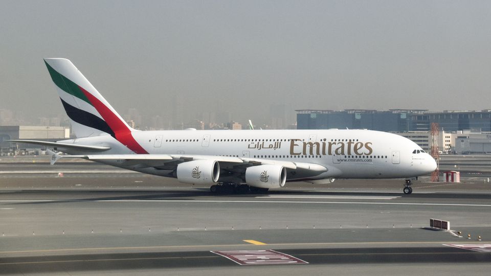 Die Airline aus Dubai verdrängte mit einem Sicherheitsindex von 94,42 Prozent Vorjahressieger Etihad Airways aus Abu Dhabi vom ersten Platz im Ranking. Die größte internationale Fluggesellschaft der Welt betreibt auch die größte Flotte an Großraumflugzeugen vom Typ Airbus A380 und Boeing 777.