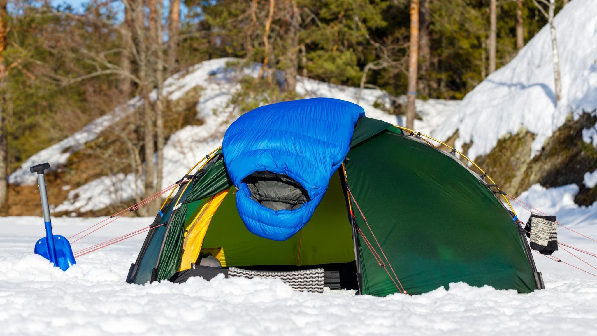 Wintercamping: Nützliches Zubehör für die kalten Tage