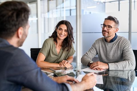 Mehr als 33.000 Beschäftigte haben verraten, ob sie einen Job in ihrer Firma empfehlen würden. 