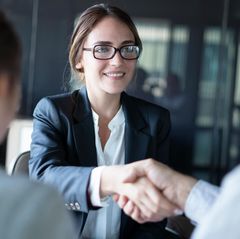 Mehr als 33.000 Beschäftigte haben verraten, ob sie einen Job in ihrer Firma empfehlen würden. 