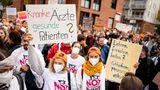 Proteste von Ärzten an der Charité im Sommer 2022
